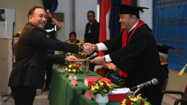 Anggota Komisi III DPR Didik Mukrianto dalam sidang doktor