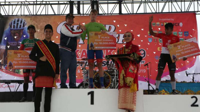 Pembalap Australia, Jesse Ewart juara umum Tour de Singkarak 2019.