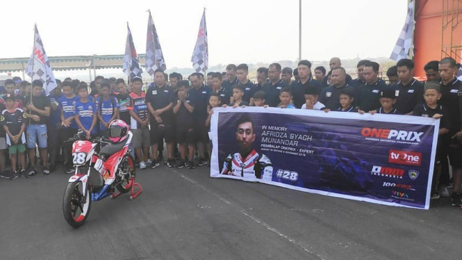 Penghormatan doa untuk Afridza Syach Munandar oleh tim Oneprix