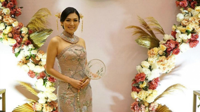Aida Chandra, istri Delon Thamrin