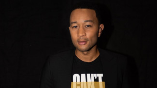 Reaksi Idris Elba Gelar Pria Terseksi Digantikan John Legend