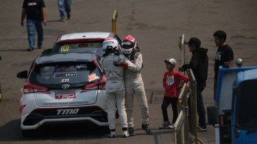Haridarma Manoppo dan Demas Agil.