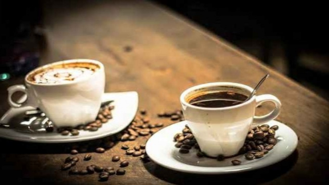 Minum segelas kopi