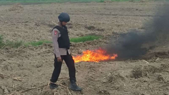 Dua Bom aktif milik jaringan pelaku bom bunuh diri di Medan diledakan.