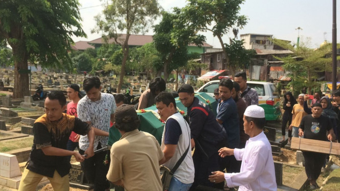 Pemakaman Cecep Reza
