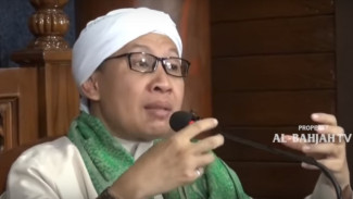 Peserta MTQ Diminta Buka Cadar, Buya Yahya: Jangan Anggap Cadar Sesat