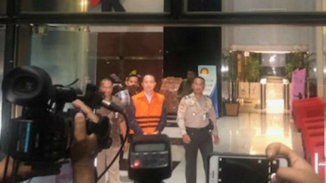 Tersangka suap perizinan proyek Meikarta, Bartholomeus Toto.