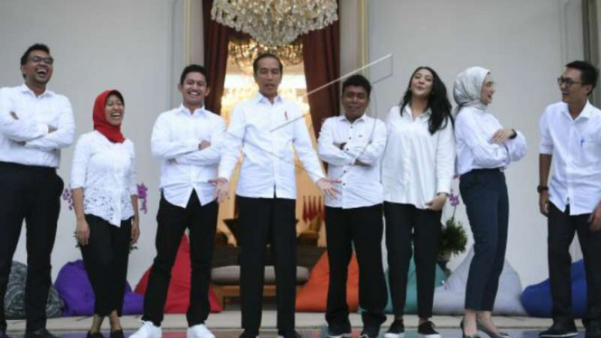 Presiden perkenalkan para staf khususnya yang milenial