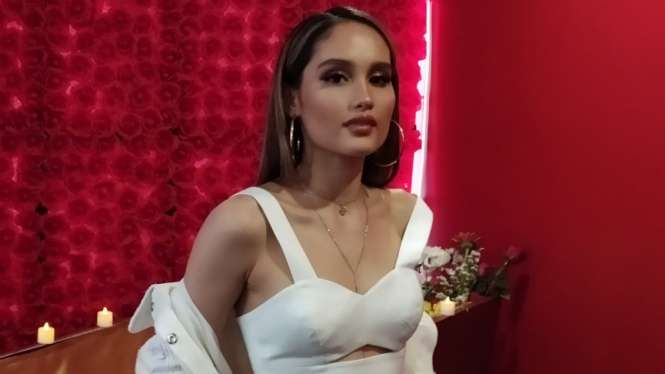 Cinta Laura.