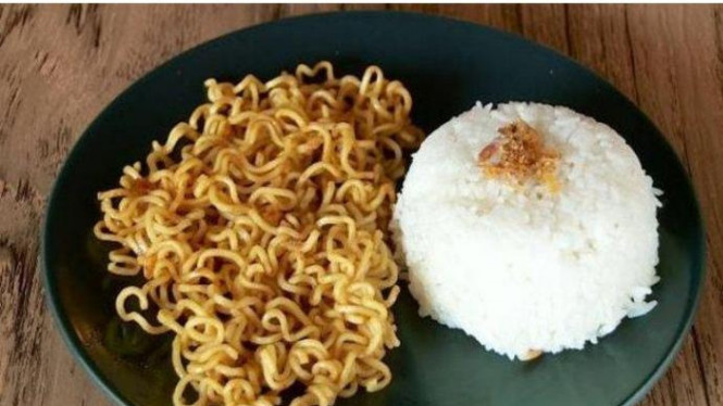 Mie instan 