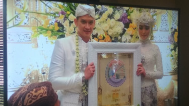 Rezky Aditya dan Citra Kirana resmi menikah.