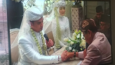 Proses ijab qabul Rezky Aditya dan Citra Kirana