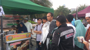 Posko dimsum di Reuni 212 di Monas