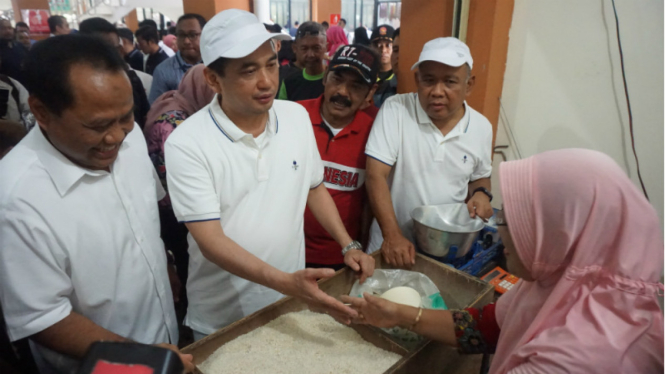 Menteri Perdagangan, Agus Suparmanto, di pasar tradisional Solo