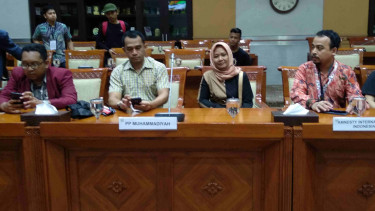 Endang Yulida, ibunda mahasiwa yang tewas saat demo di Kendari