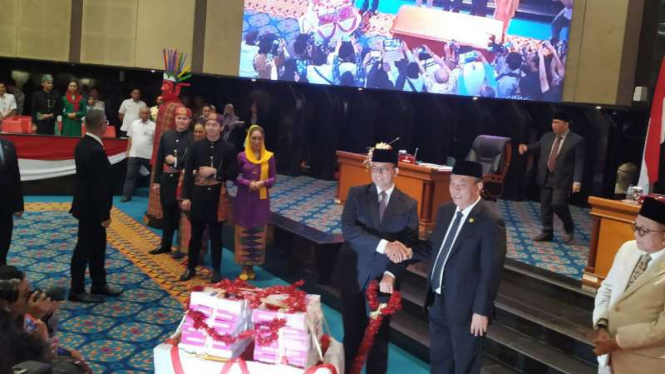 Gubernur DKI Jakarta Anies Baswedan di DPRD DKI