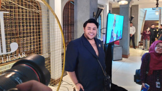 Kado Ulang Tahun Ivan Gunawan dari Raffi Ahmad Seharga Motor Sport