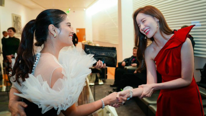 Dian Sastro dan Yoona SNSD