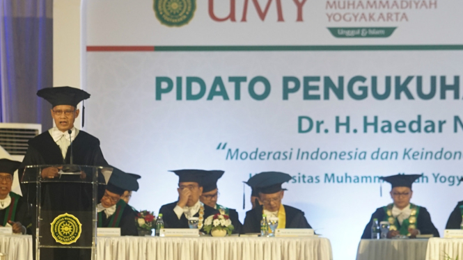 Ketum PP Muhammadiyah Haedar Nasir Dikukuhkan Jadi Guru Besar UMY
