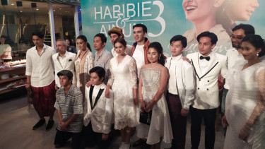 Cast film Habibie dan Ainun 3.