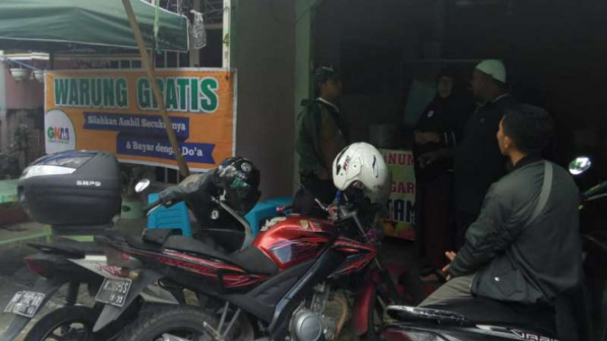 Warung makan gratis di Pontianak.