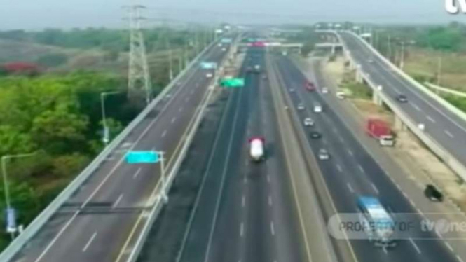 Jalan Tol Layang Jakarta-Cikampek.