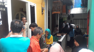 Warga memenuhi kediaman nenek dan cucu yang tertabrak Harley di Bogor.