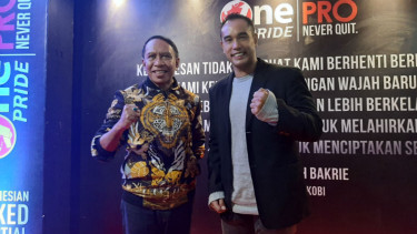 Menpora Zainudin Amali bersama Ketua Umum KOBI, Anindra Ardiansyah Bakrie