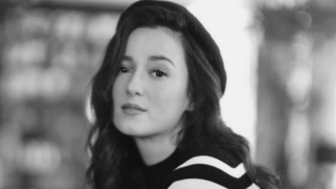 Julie Estelle.