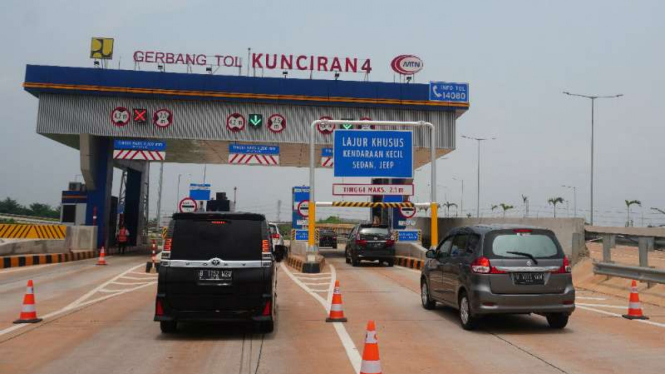 Jalan Tol Kunciran-Serpong.