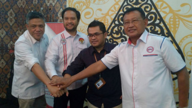 Direktur Infrastruktur dan Teknologi PGN, Redy Ferryanto (tengah)