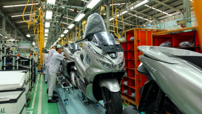 Proses produksi PCX 150 di pabrik PT Astra Honda Motor