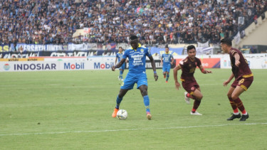 Striker Persib Bandung, Ezechiel N'Douassel
