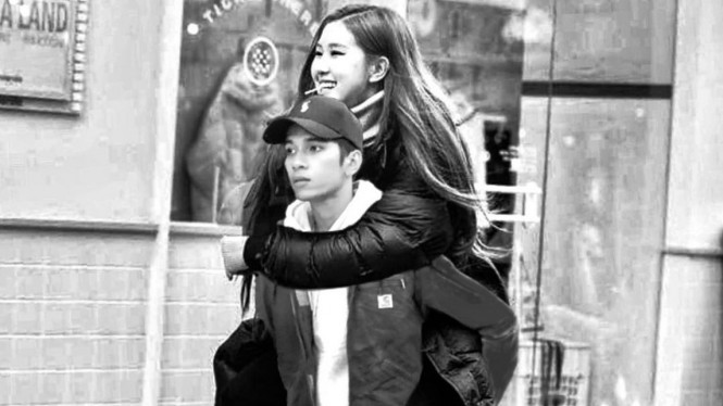 Penyanyi Malaysia Naim Daniel edit foto bersama Rose Blackpink