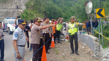 Kakorlantas Irjen Istiono cek lokasi kecelakaan maut di Sumsel