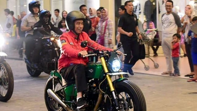 Presiden Jokowi riding lagi