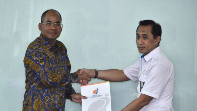 Direktur LSCI PT Pertamina, Mulyono (Kiri).