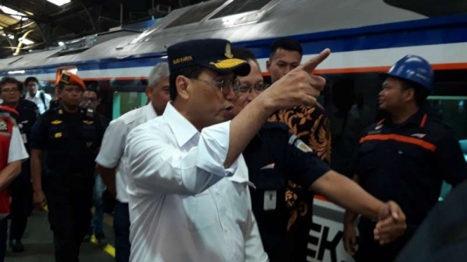 Menteri Perhubungan Budi Karya Sumadi meninjau kesiapan sarana dan prasarana di libur Natal dan Tahun Baru di wilayah Daerah Istimewa Yogyakarta, Sabtu, 28 Desember 2019.
