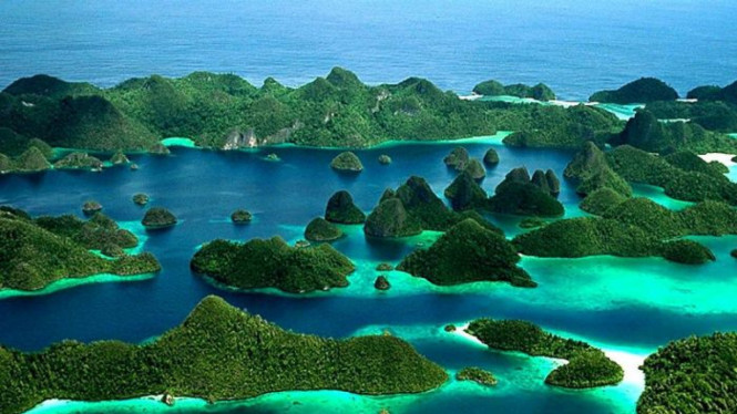 Sejumlah negara mengeluarkan peringatan perjalanan ke Indonesia, khususnya untuk wilayah Papua dan Sulawesi Tengah.