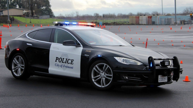Tesla jadi mobil patroli polisi AS