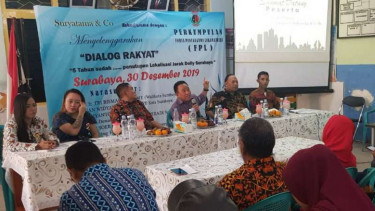 Diskusi publik warga eks lokalisasi Dolly.