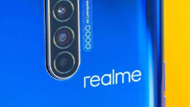 Realme X50.