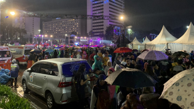 Suasana di Bundaran HI pada Malam Tahun Baru.