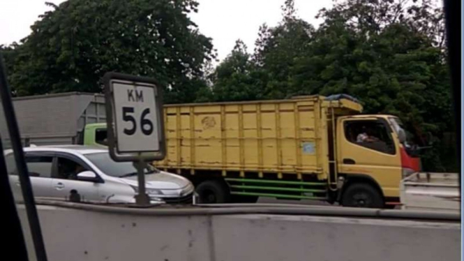 Tol macet, Cikampek arah Jakarta