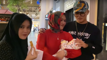 Mantan istri Sule, Lina dan Rizky Febian serta Putri Delina