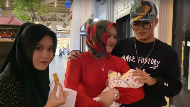 Mantan istri Sule, Lina dan Rizky Febian serta Putri Delina