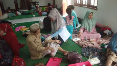 Polres Bogor ambil sample DNA keluarga korban bencana longsor.
