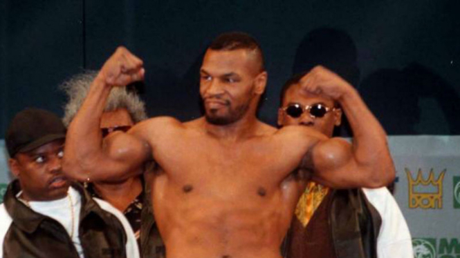 Petinju legendaris dunia, Mike Tyson, saat masih aktif bertarung.