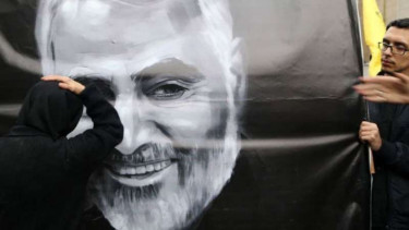 Pawai duka atas kematian Jenderal Qassem Soleimani