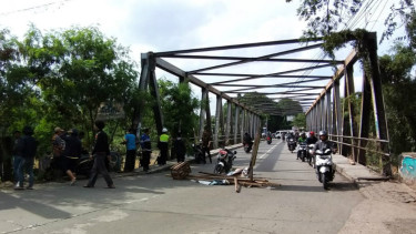 Jembatan besi di Bekasi